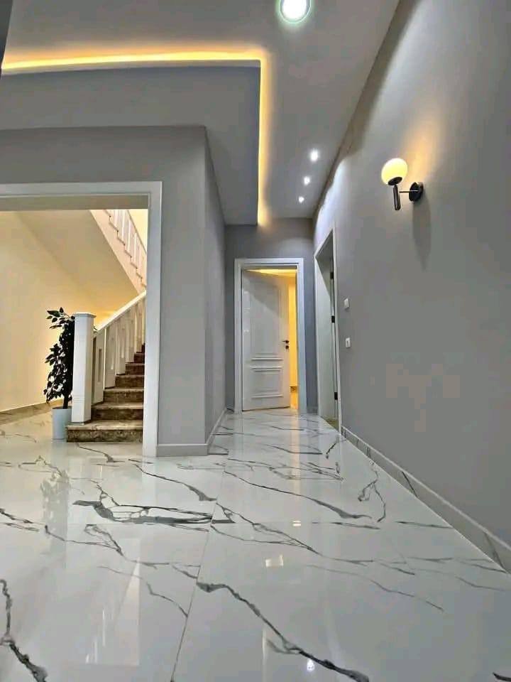 ممر بالرخام