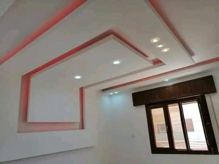 سقف بخطوط حمراء